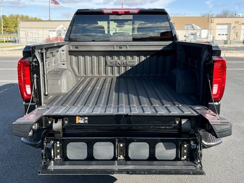 Used 2025 GMC Sierra 1500 AT4 w/ AT4 Premium Package image 13