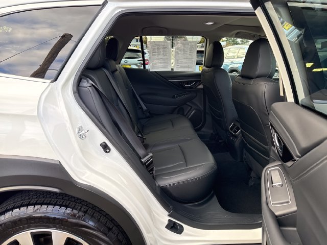 Used 2025 Subaru Outback Touring AWD/4WD image 10
