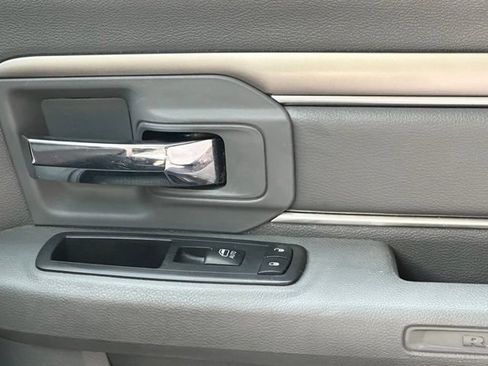 Used 2018 RAM 1500 Big Horn AWD/4WD image 32