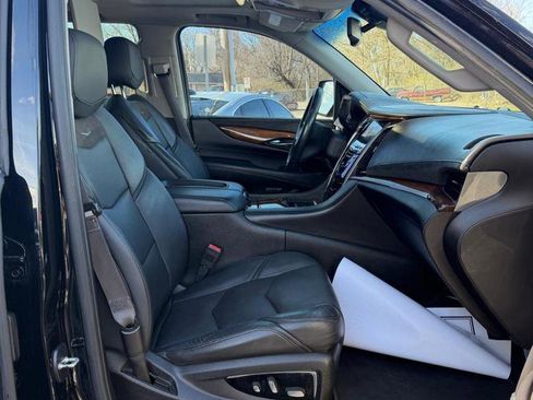 Used 2016 Cadillac Escalade Luxury image 20