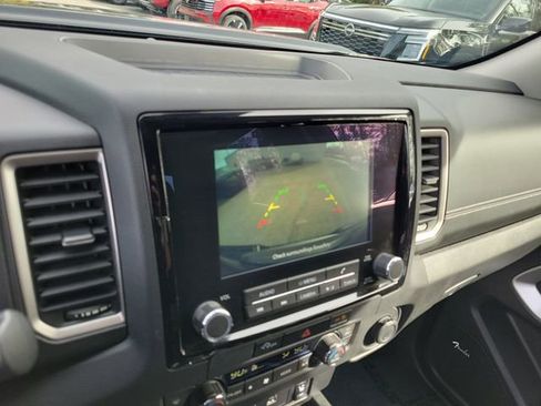 Used 2024 Nissan Frontier SL w/ Technology Package image 19