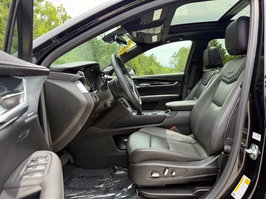 Used 2025 Cadillac XT5 Premium Luxury w/ LPO, Floor Liner Package AWD/4WD image 24