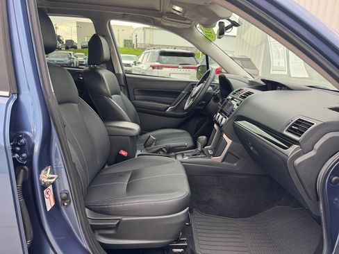 Used 2018 Subaru Forester 2.5i Touring AWD/4WD image 32