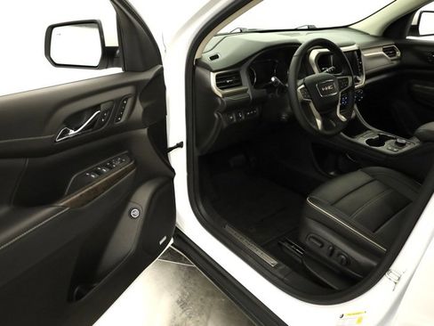 Used 2023 GMC Acadia Denali w/ Denali Ultimate Package image 9