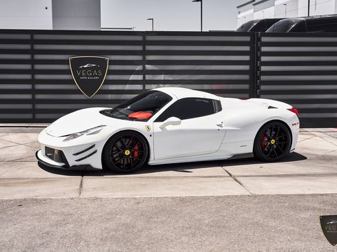 Used 2014 Ferrari 458 Spider RWD image 6