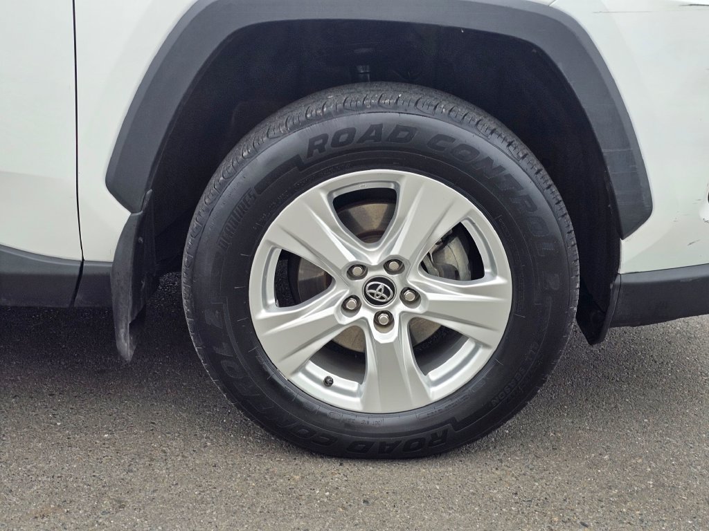 Used 2021 Toyota RAV4 XLE w/ Convenience Package AWD/4WD image 9