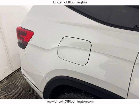 Used 2023 Volkswagen Atlas SEL R-Line image 11