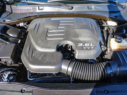 Used 2017 Dodge Charger SXT w/ Plus Group image 37