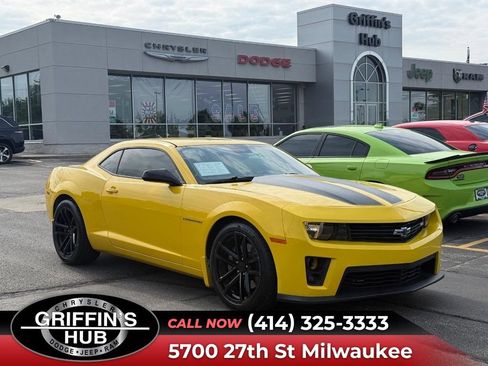 Used 2010 Chevrolet Camaro SS w/ Black Stripe Package RWD image 1