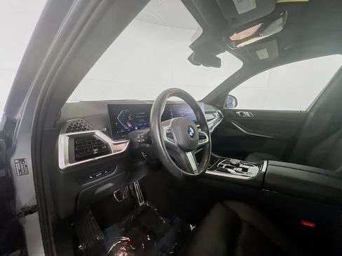 Used 2025 BMW X5 xDrive40i AWD/4WD image 16