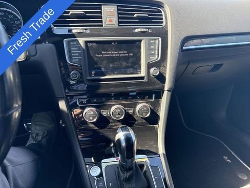 Used 2017 Volkswagen Golf R 4-Door image 7