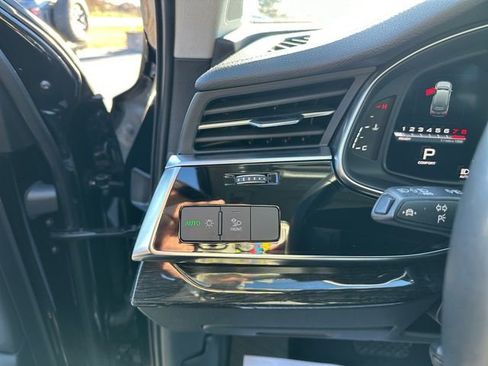 Used 2023 Audi Q7 3.0T Premium Plus image 22