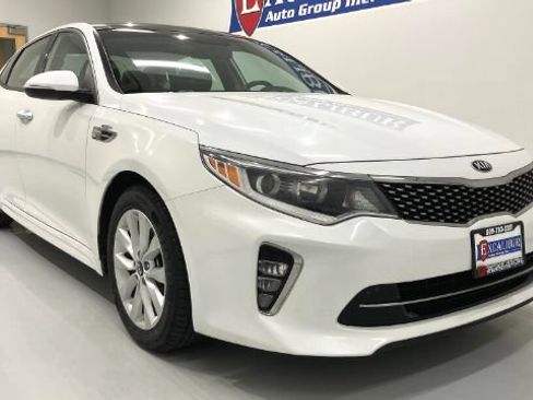 Used 2018 Kia Optima S w/ Panoramic Sunroof Package FWD image 14