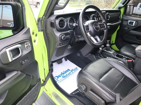 Used 2021 Jeep Wrangler Unlimited Sahara w/ Cold Weather Group image 4