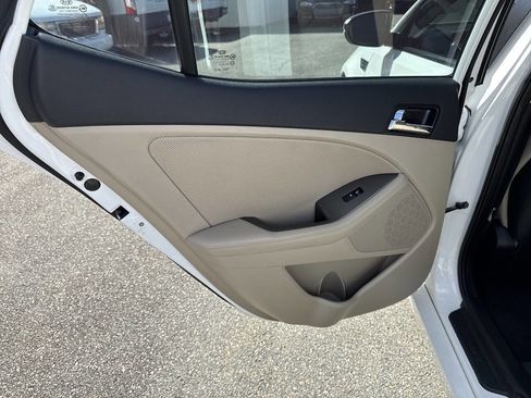 Used 2011 Kia Optima EX image 12