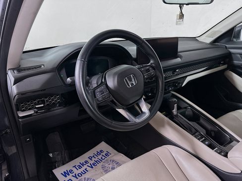 Used 2023 Honda Accord Touring image 9