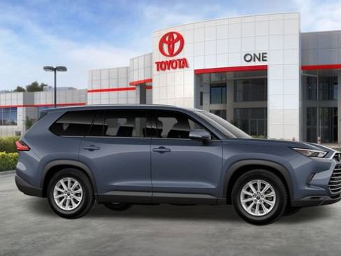 New 2026 Toyota Grand Highlander XLE image 14