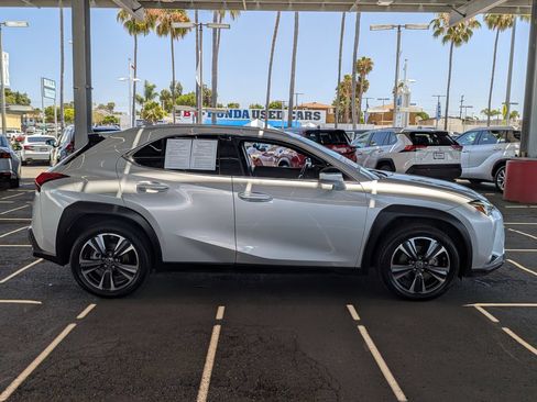 Used 2020 Lexus UX 200 w/ Accessory Package FWD image 5