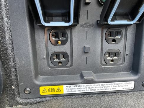 Used 2023 Ford F150 Lariat AWD/4WD image 14