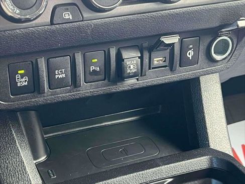 Certified 2023 Toyota Tacoma TRD Off-Road image 34