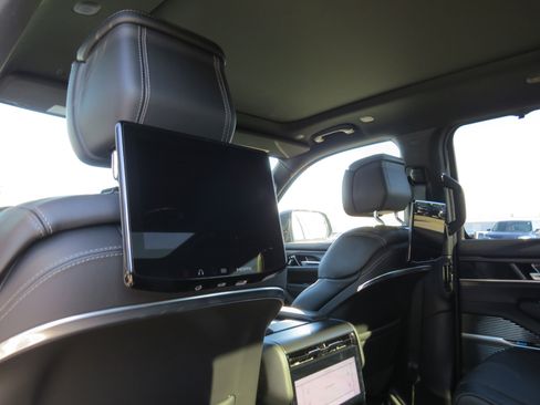 New 2026 Jeep Grand Wagoneer Summit image 18