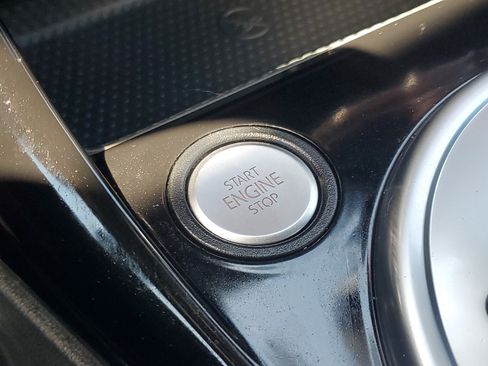Used 2019 Volkswagen Beetle 2.0T SE FWD image 27