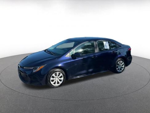 Used 2025 Toyota Corolla LE FWD image 8