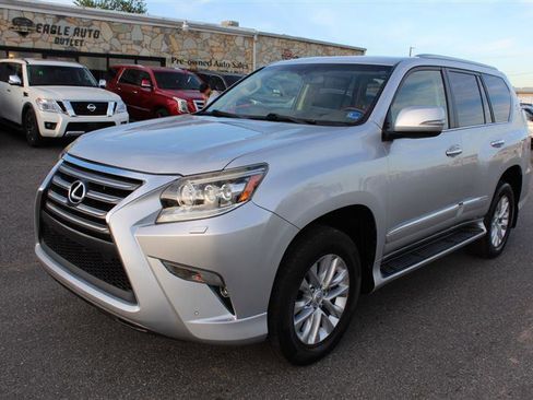 Used 2015 Lexus GX 460 w/ Premium Package AWD/4WD image 3