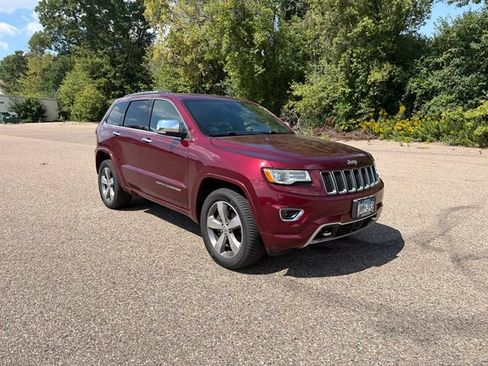 Used 2016 Jeep Grand Cherokee Overland w/ Advanced Technology Group AWD/4WD image 13