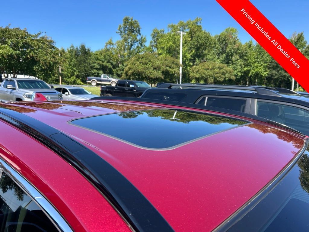 Used 2019 Toyota RAV4 XLE w/ Convenience Package AWD/4WD image 3