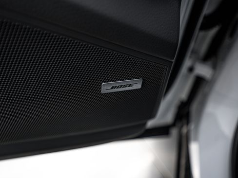 Certified 2023 Porsche Cayenne Platinum Edition image 21