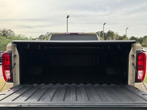 Used 2023 GMC Sierra 1500 Elevation image 29