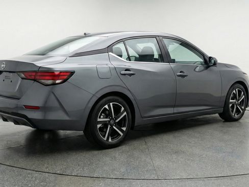 Used 2025 Nissan Sentra SV image 9