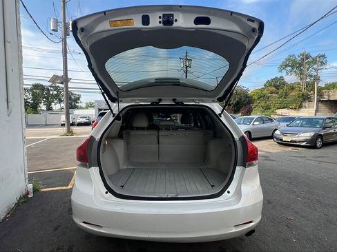 Used 2015 Toyota Venza XLE image 9