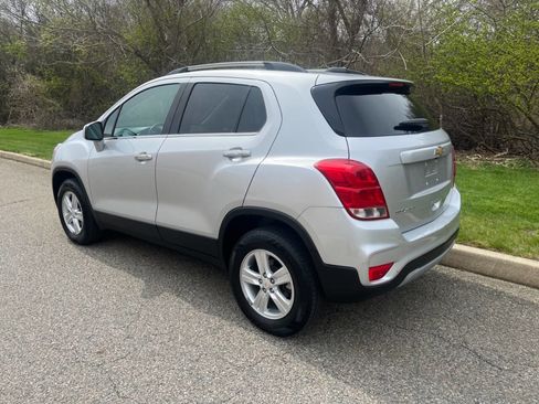 Used 2018 Chevrolet Trax LT w/ LT Convenience Package AWD/4WD image 3