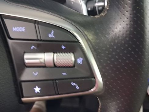 Used 2025 Genesis G70 2.5T AWD/4WD image 32