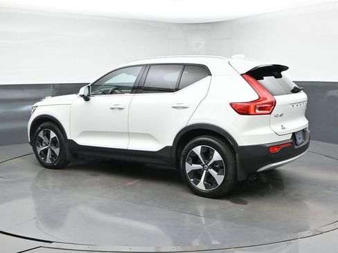 Used 2023 Volvo XC40 B5 Plus w/ Driver Assist Package AWD/4WD image 7