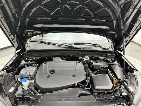 Used 2024 Volvo XC40 B5 Plus w/ Protection Package Premier AWD/4WD image 26