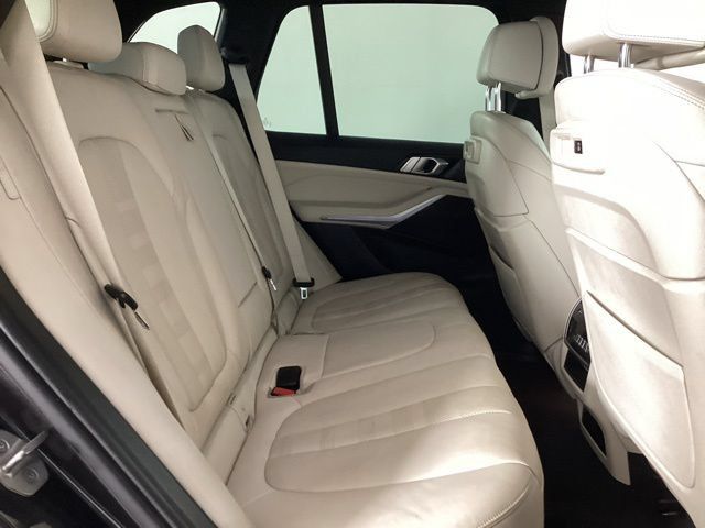 Used 2022 BMW X5 xDrive40i w/ Luxury Seating Package AWD/4WD image 25