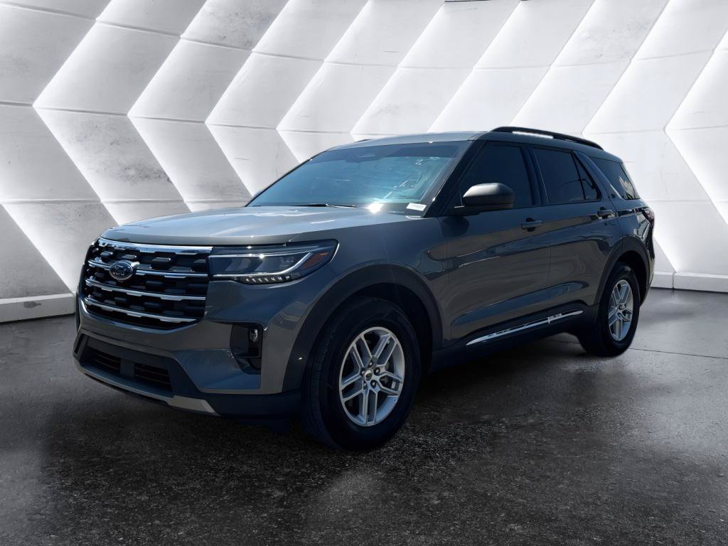 Used 2025 Ford Explorer Active w/ Active Comfort Package RWD image 3