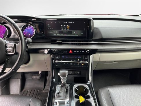 Used 2022 Kia Carnival SX image 16