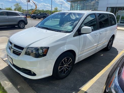 Used 2017 Dodge Grand Caravan GT FWD image 1