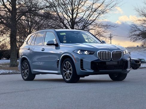 New 2026 BMW X5 xDrive40i w/ M Sport Package image 8