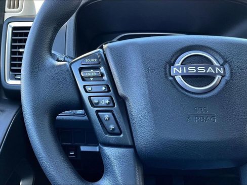 Used 2023 Nissan Frontier SV w/ Tow Package image 9