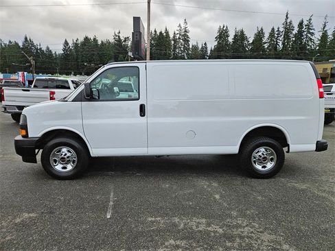 Used 2024 GMC Savana 2500 w/ Driver Convenience Package image 2