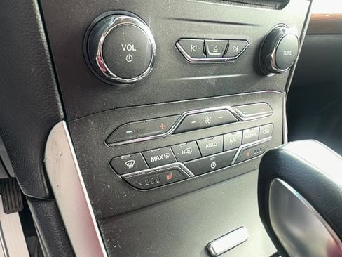 Used 2018 Ford Edge SEL w/ Equipment Group 201A AWD/4WD image 23
