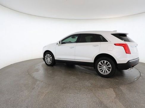 Used 2017 Cadillac XT5 Luxury w/ Driver Awareness Package image 9