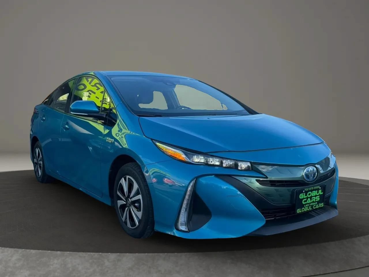 Used 2017 Toyota Prius Prime Plus FWD image 4