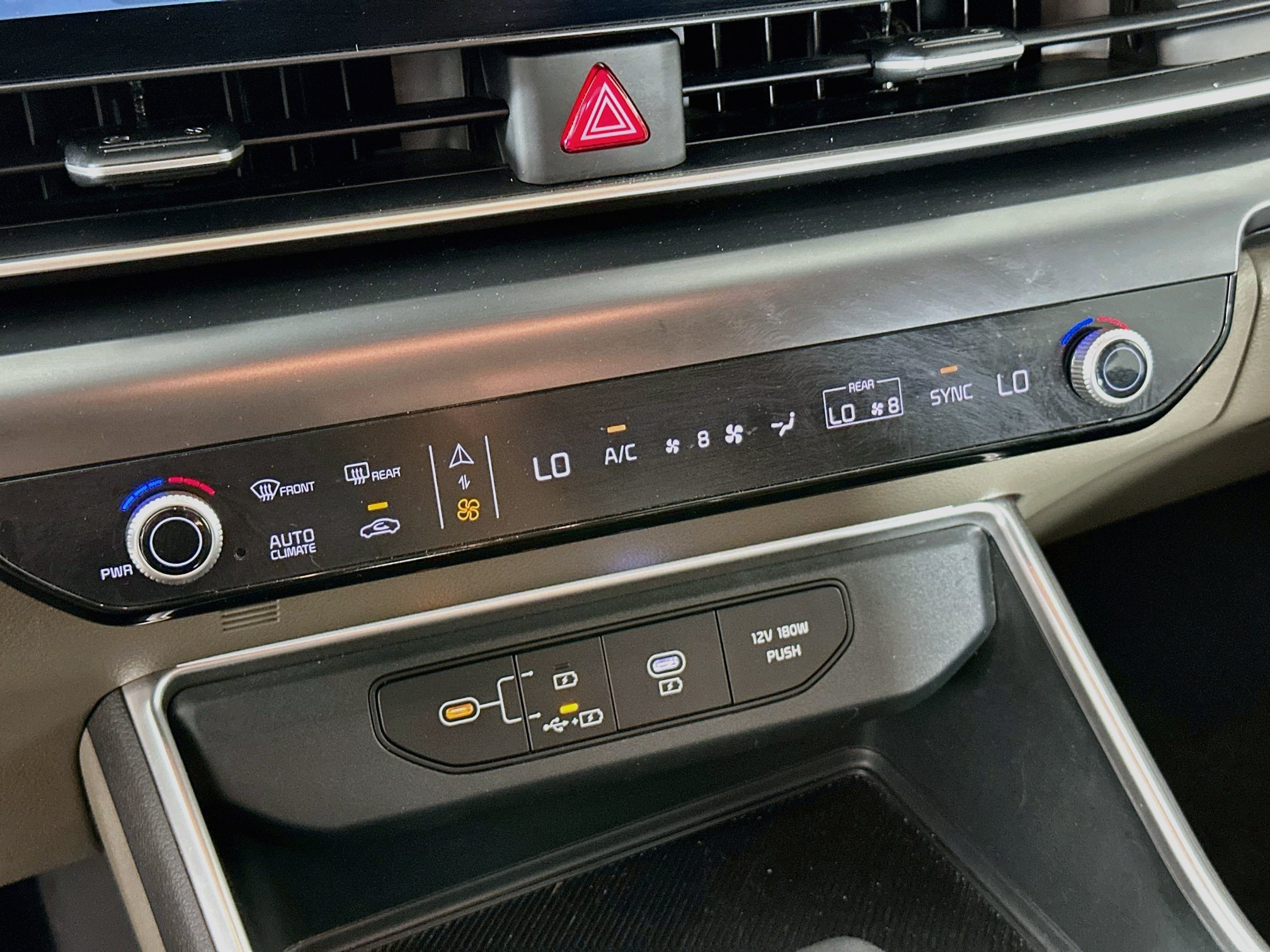 Used 2026 Kia Carnival FWD image 24