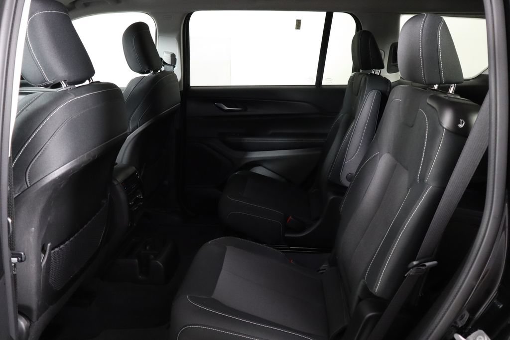 Used 2023 Jeep Grand Cherokee L Laredo AWD/4WD image 16